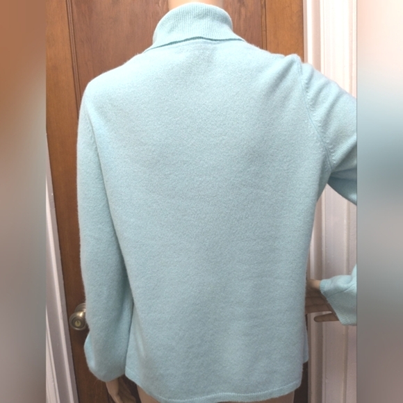 Cashmere Blue Turtle Neck Large - Picture 6 of 9